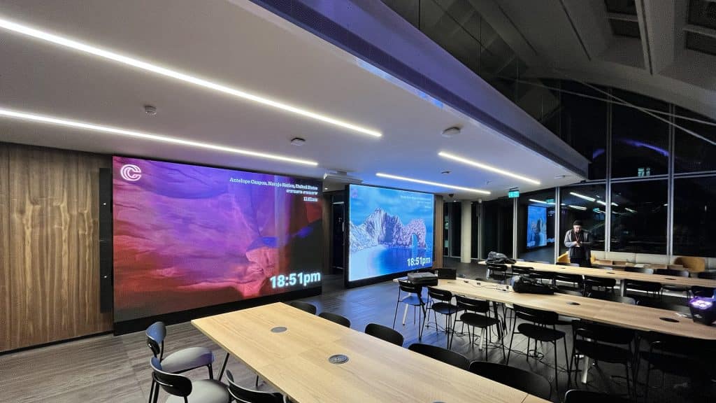 Immersive Copper 3D realtime interactive environments main room + screen 1