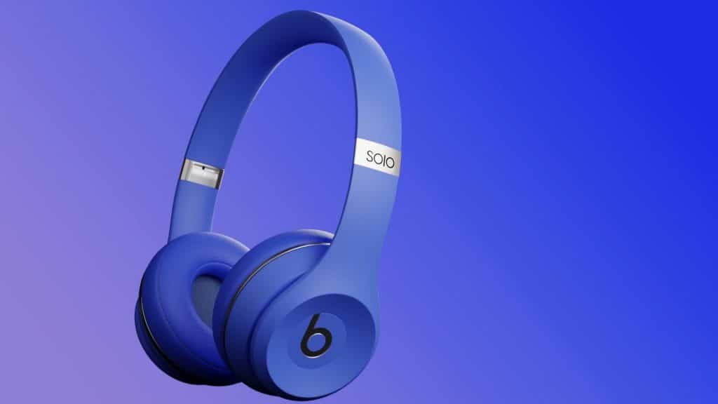 Photo-Real 3D Product Renders Purple Headphones